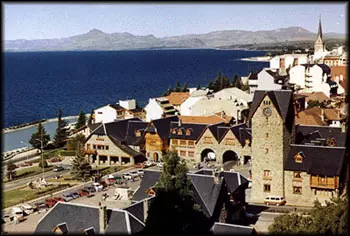 Centro de Bariloche sobre el Lago Nahuel Huapi