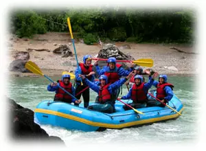 Rafting en el río Manso en Patagonia